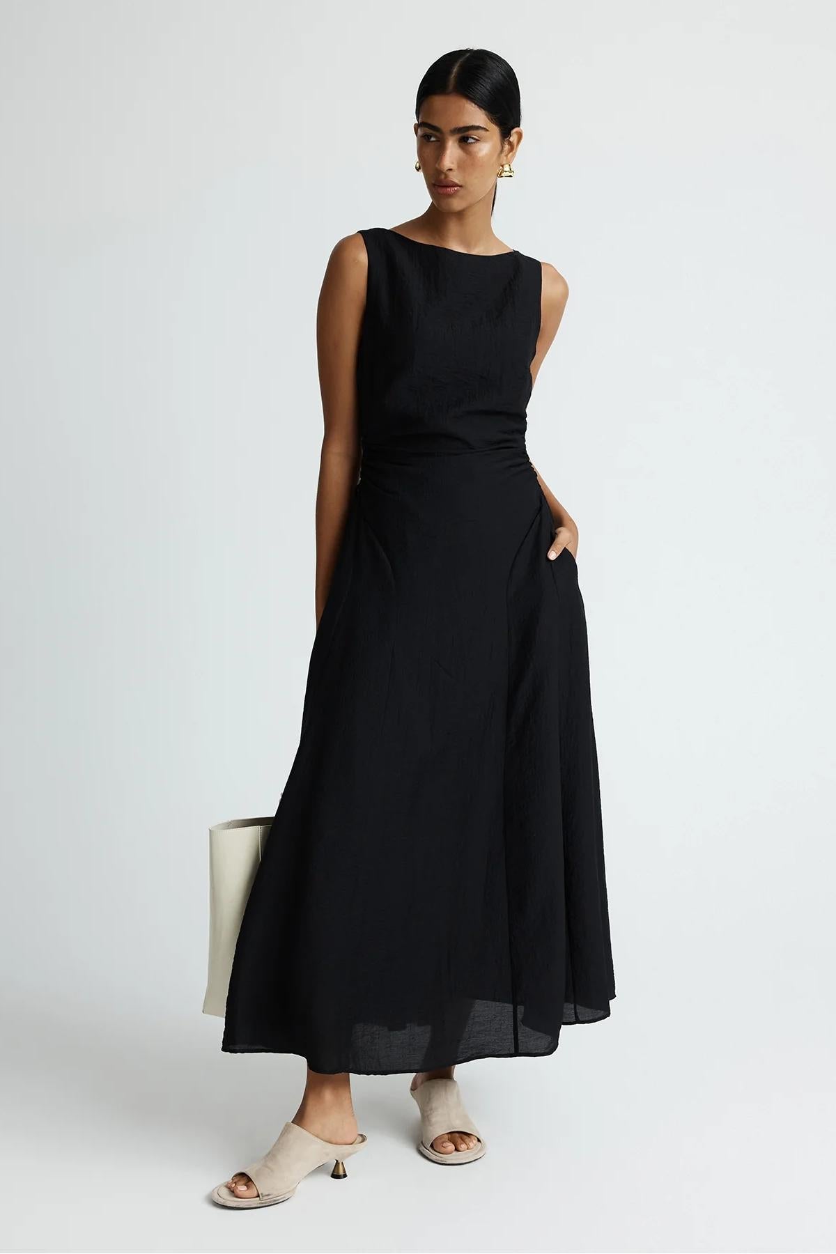 Chic Black Sleeveless Maxi Dress