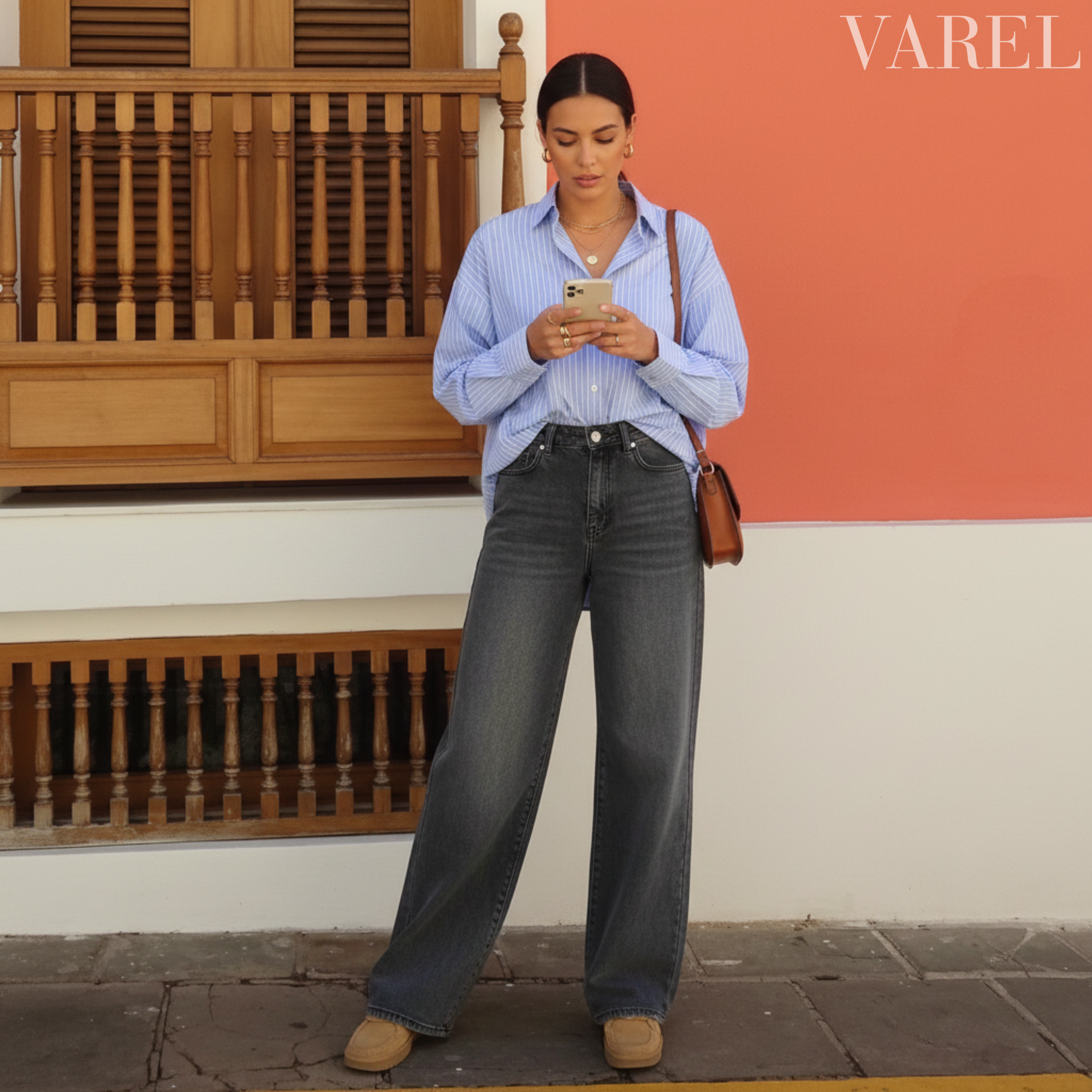 Pia - Fashionable Baggy Jeans