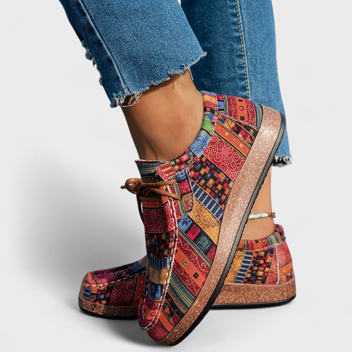 Gitte | Vibrant Training Sneakers