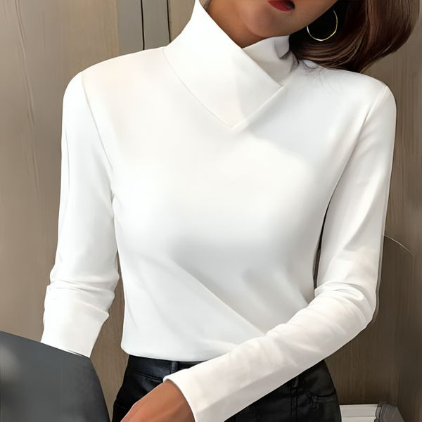 Nicola - Chic Turtleneck Style