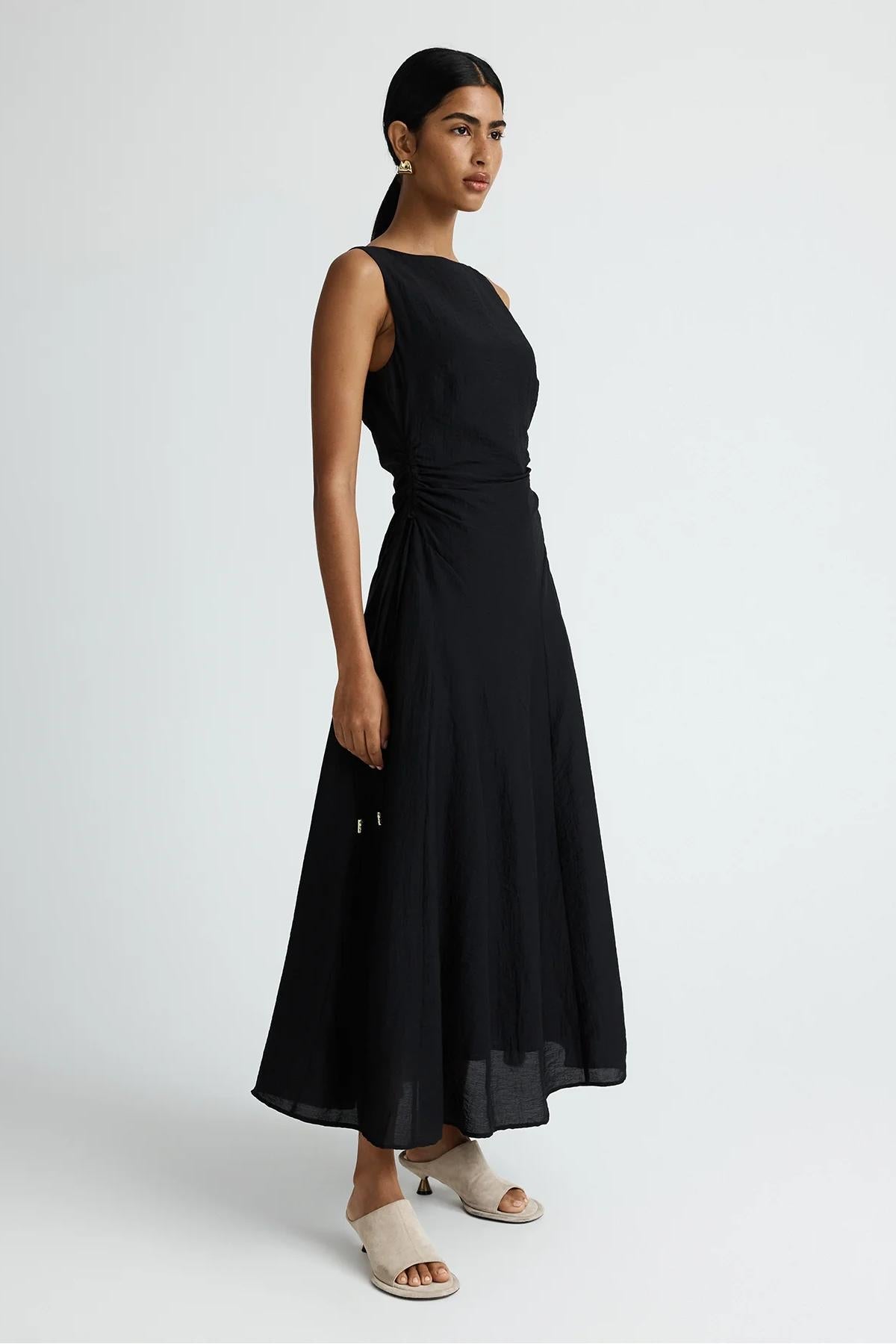 Chic Black Sleeveless Maxi Dress